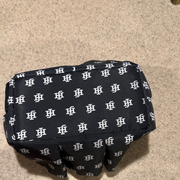 Jon Hart Black Travel Bag for Women - Picture 7 of 7